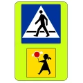 Tablica fluorescencyjna T-27 i D-6 przejście dla pieszych uwaga dzieci. Znak drogowy 900x1200 mm z folii odblaskowej II generacji. Certyfikowane oznakowanie pionowe zwiększające bezpieczeństwo przy szkołach. Sklep Drogowy Widrog