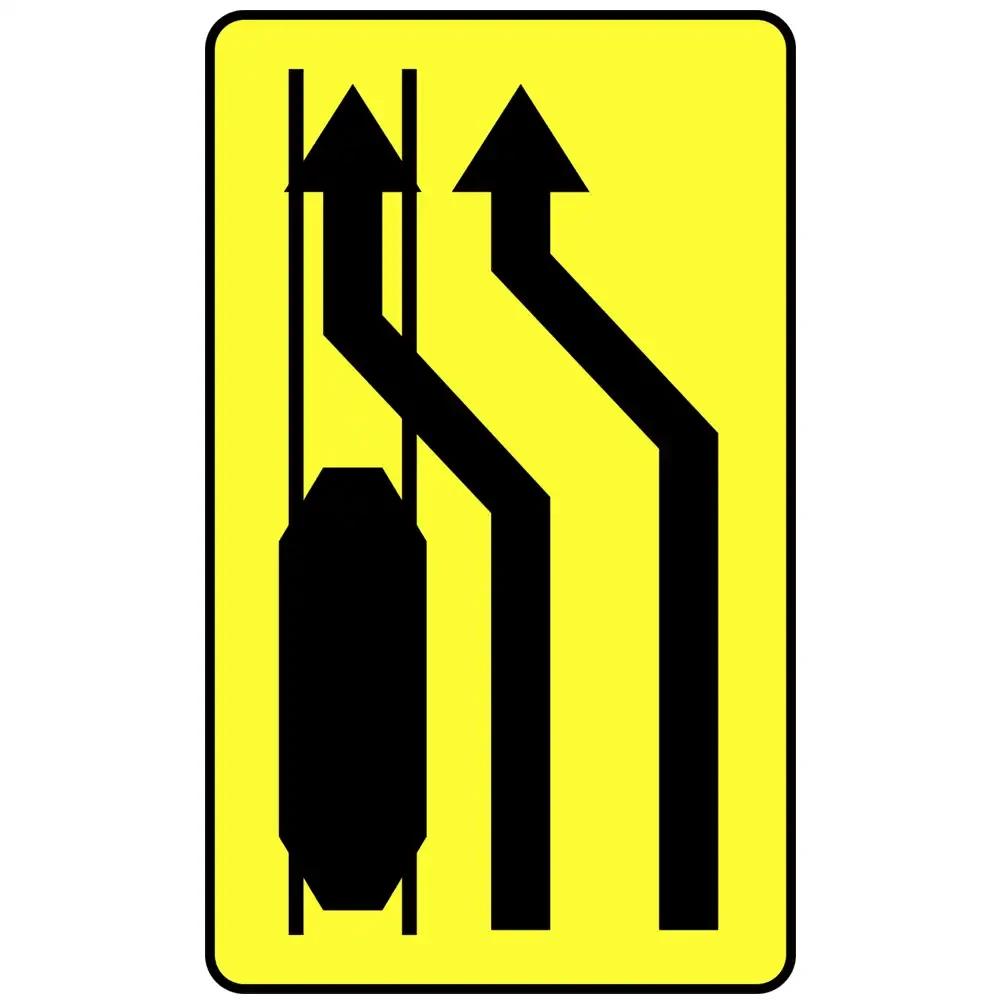 Tabliczka T-8 - ruch pojazdow został skierowany na tory tramwajowe - folia odblaskowa I generacji - 600x1000 mm - sklep drogowy Widrog.webp