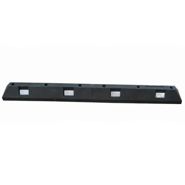 Separator (ogranicznik) parkingowy PCV dwuczęściowy z białym odblaskiem - 1750x145x120 mm - sklep drogowy Widrog.webp