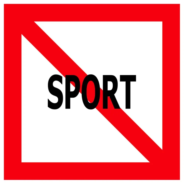 Znak Żeglugi A. 13 - zakaz ruchu statków używanych wyłącznie do uprawiania sportu lub rekreacji - folia I generacji - sklep drogowy Widrog.webp