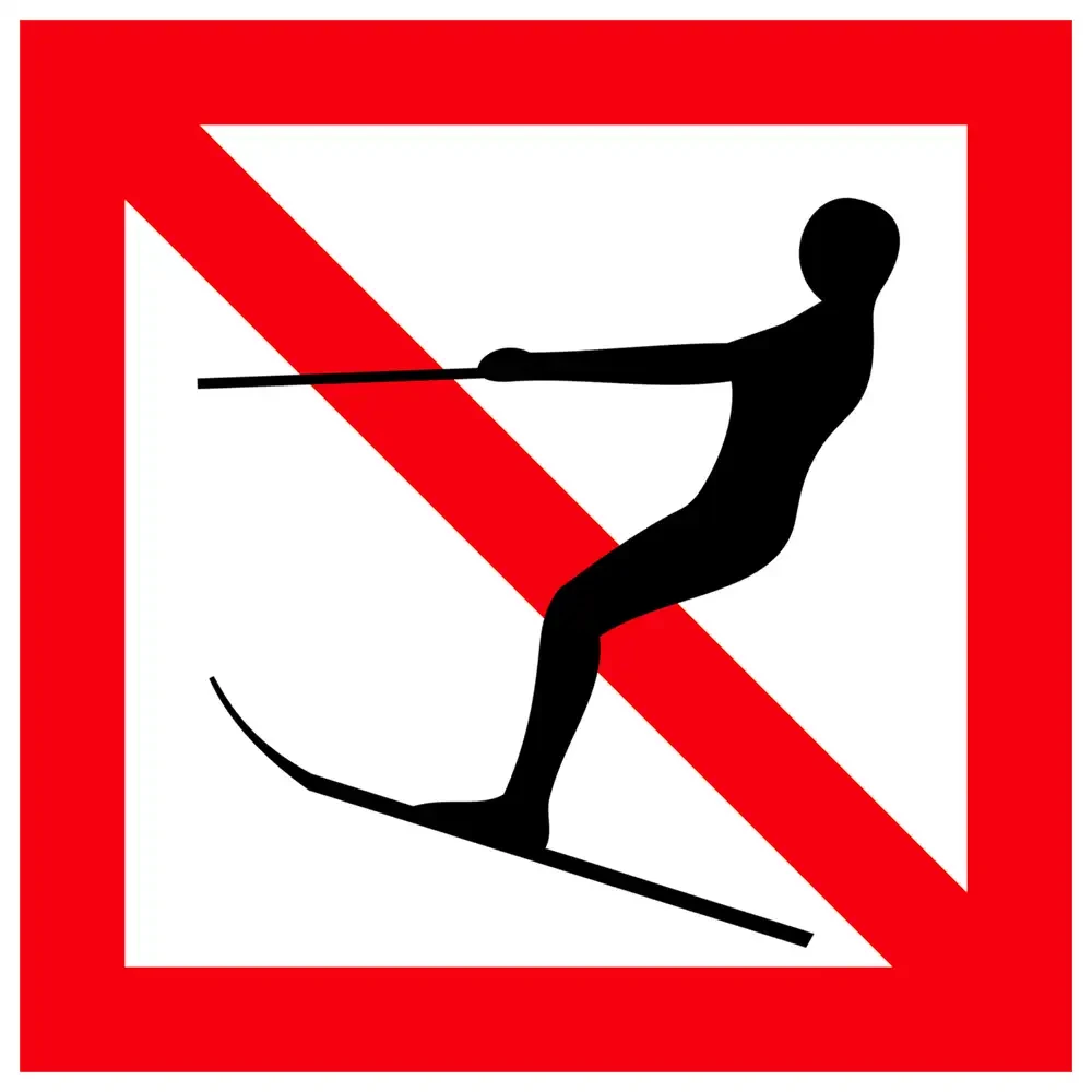 Znak Żeglugi A. 14 - zakaz uprawiania narciarstwa wodnego oraz holowania statków powietrznych za statkiem - folia II generacji - sklep drogowy Widrog.webp