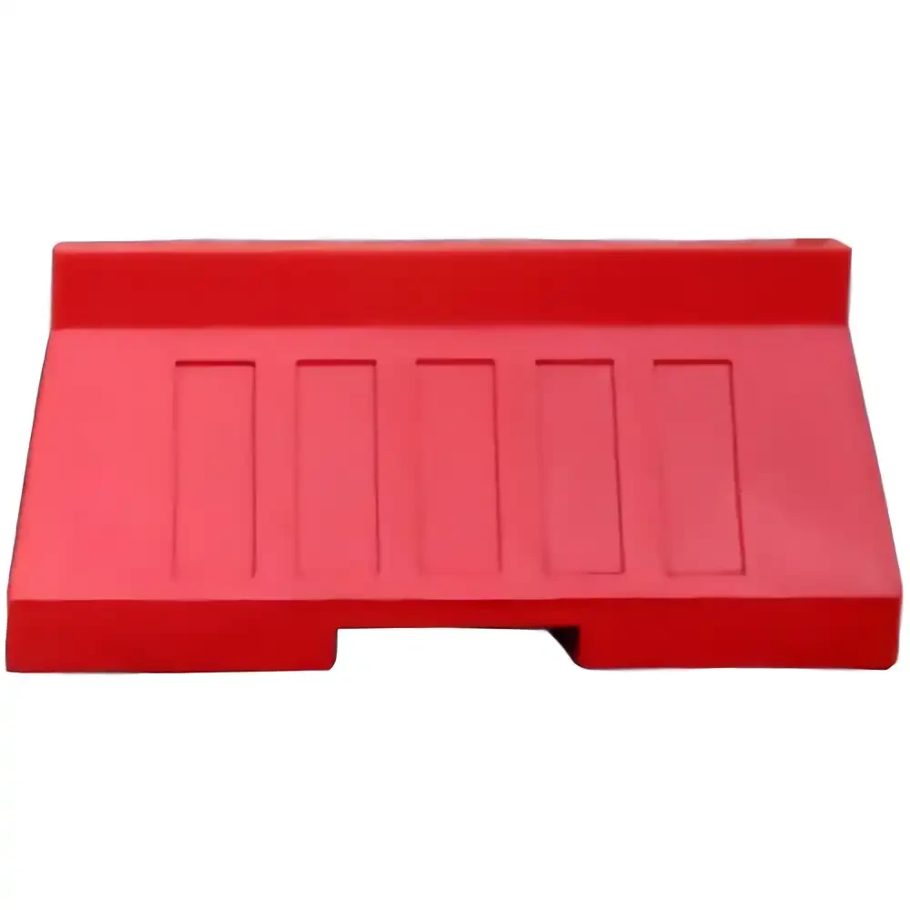 Czerwona podstawa barierki z tworzywa sztucznego. Idealna do ogradzania, blokowania, stabilizacji. Wysoka widoczność, trwałość, odporność na warunki atmosferyczne. Zwiększ bezpieczeństwo i organizację przestrzeni. Kup teraz!