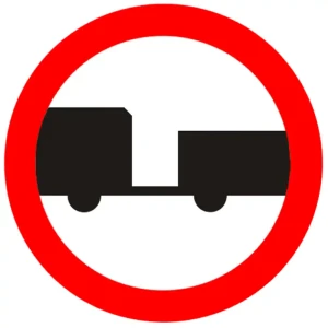 Znak drogowy B-7 - zakaz wjazdu pojazdów silnikowych z przyczepą - Ø 400 mm - folia I generacji