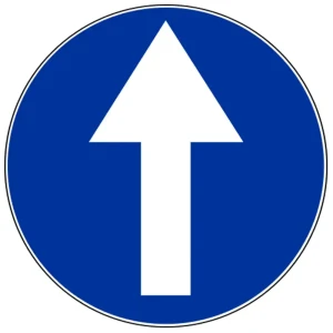 Znak drogowy C-5 - nakaz jazdy prosto - folia I generacji - 900 mm