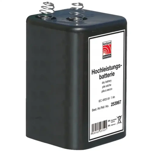 Zdjęcie przedstawia wysokiej jakości baterię 6V 7Ah typu IEC 4R25, idealną do lamp kempingowych, latarek, budowlanych urządzeń sygnalizacyjnych, oraz innych urządzeń elektrycznych. Trwała bateria, zapewniająca długotrwałe działanie.