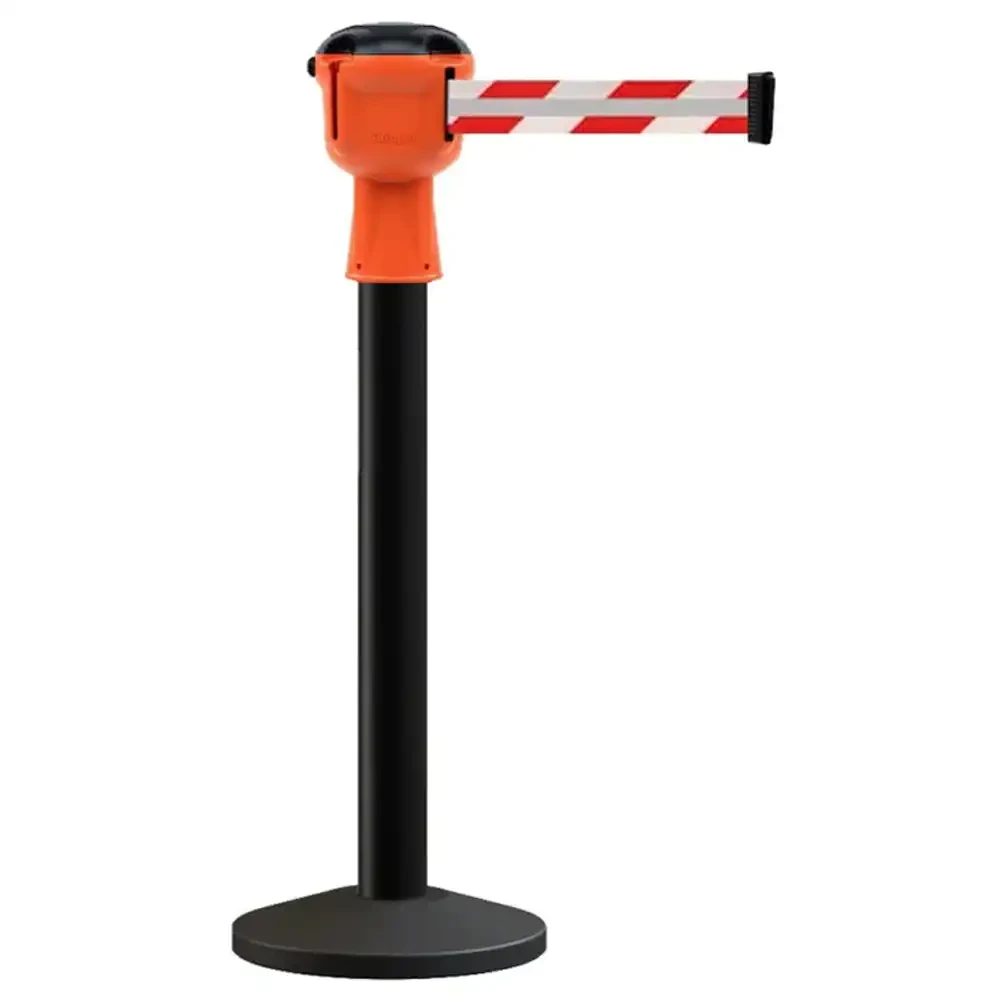 Słupek przemysłowy czarny z głowicą SKIPPER i biało-czerwoną taśmą odblaskową - dł. 9 metrów - sklep drogowy Widrog.webp