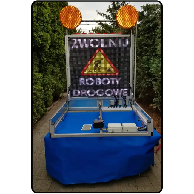 Panel LED Moderno o zmiennej treści (VMS) - ostrzegawczo-informacyjny - sklep drogowy Widrog.webp