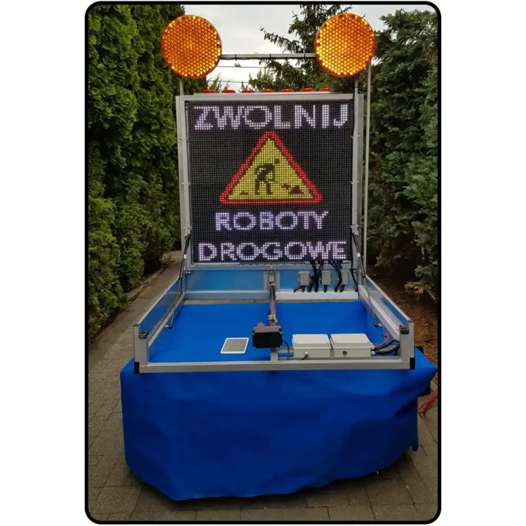 Panel LED Moderno o zmiennej treści (VMS) - ostrzegawczo-informacyjny - sklep drogowy Widrog.webp