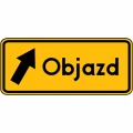 Znak drogowy F-9 - Kierunek Objazdu w Prawo - 600x250 mm z folią odblaskową I generacji RA1. Wytrzymała blacha ocynkowana 1,25 mm z podwójnie giętymi krawędziami, certyfikat CE. Profesjonalne oznakowanie objazdów i dróg tymczasowych