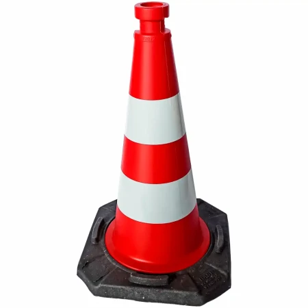 Pachołek drogowy ciężki U-23c 50 cm, z pasami odblaskowymi I generacji. Czerwony stożek ostrzegawczy z masywną, czarną podstawą dla stabilności. Idealny do oznakowania dróg, budów i parkingów. Trwały sprzęt BHP drogowy