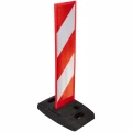 Elastyczna tablica ostrzegawcza U-21 Viwa na stabilnej podstawie. Odblaskowe, ukośne pasy w kolorach czerwonym i białym zapewniają doskonałą widoczność. Niezbędna do wyznaczania stref na drodze, budowie, parkingu czy podczas imprez masowych