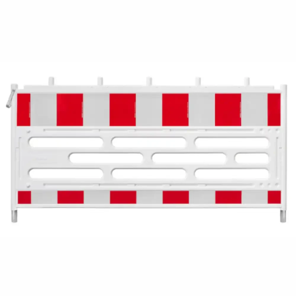 Bariera drogowa TL U-20a (210 cm) z HDPE. Biało-czerwona zapora z odblaskami do tymczasowego wygrodzenia robót drogowych i budowlanych. Wzmocniona stalą bariera ochronna z 5 czopami na lampy ostrzegawcze. Najwyższa jakość i bezpieczeństwo