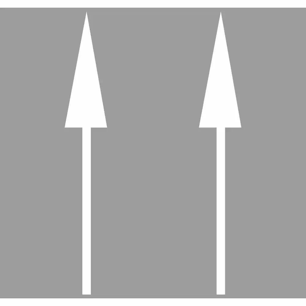 Termoznak P-8a "Strzałka Kierunkowa na Wprost" (5000x750 mm) w zestawie 2 szt. Białe oznakowanie poziome PREMARK™ do trwałego wyznaczania kierunku jazdy na drogach