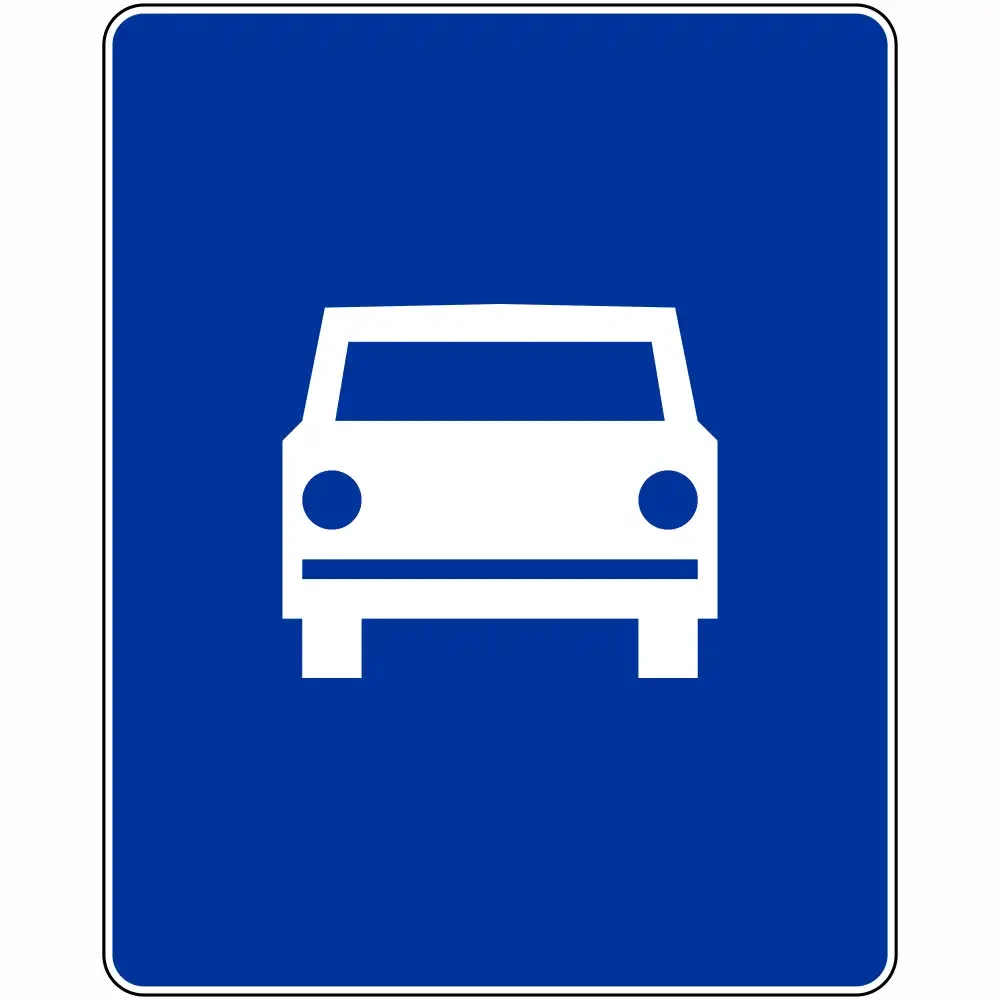 Znak informacyjny D-7 Droga Ekspresowa 600x750 mm. Znak drogowy w kolorze niebieskim z białą ramką, grupa S. Wykonany z blachy ocynkowanej i folii odblaskowej I generacji. Oznakowanie pionowe początku drogi ekspresowej