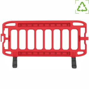Barierka drogowa NAVIGATOR ECO, czerwona, plastikowa, modułowa, 2-metrowa. Lekka, mobilna, tymczasowa barierka budowlana z odblaskami, idealna do wyznaczania stref bezpieczeństwa. Wytrzymała, recyklingowa bariera ostrzegawcza